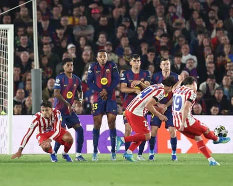 FC Barcelone-Atlético : Un rouge et un geste fou bouleversent le quart de finale de Ligue des champions