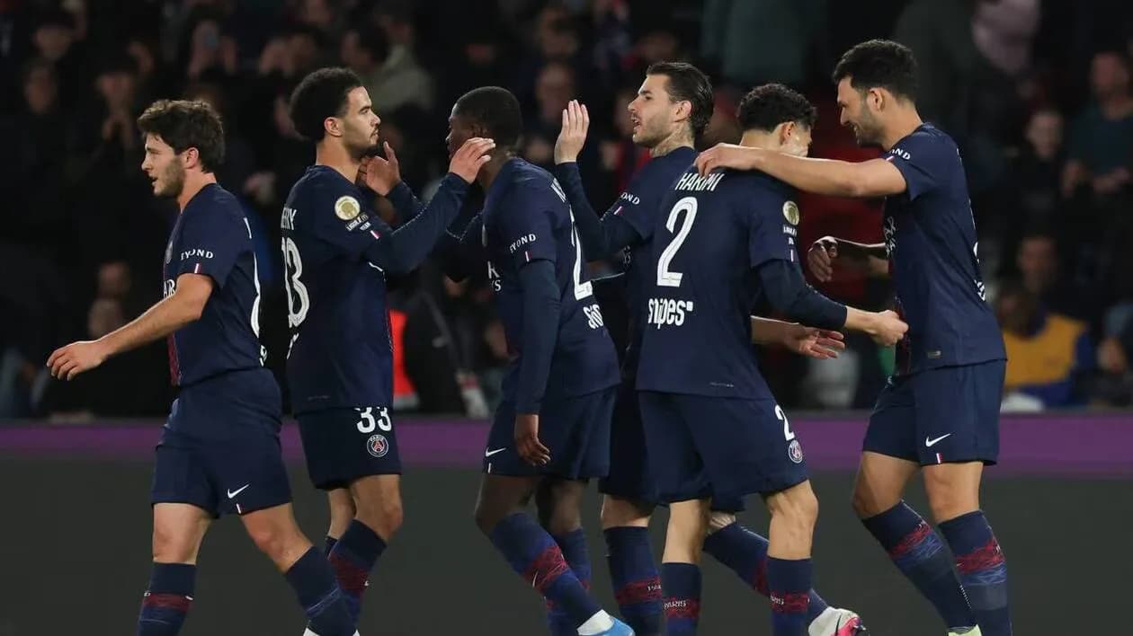 PSG domine Liverpool : Kvaratskhelia et Zaïre-Emery brillent dans un match maîtrisé