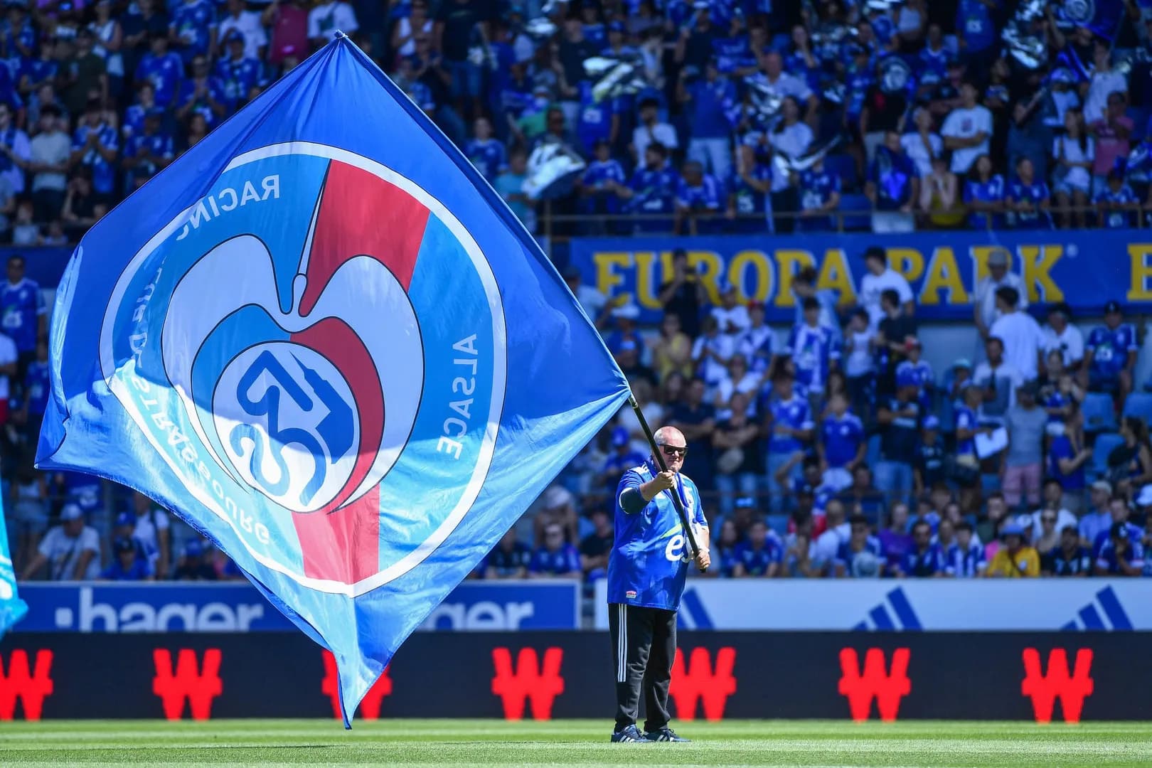 Emmanuel Emegha : entre joie et frustration après la qualification historique de Strasbourg