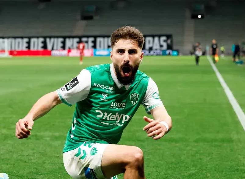 Course à la montée en Ligue 1 : Troyes temporise face à l’ASSE, enjeu crucial à venir