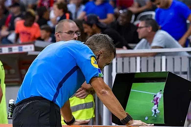 Décryptage : la VAR sonorisée au Vélodrome pour OM-Nice, une première en Ligue 1