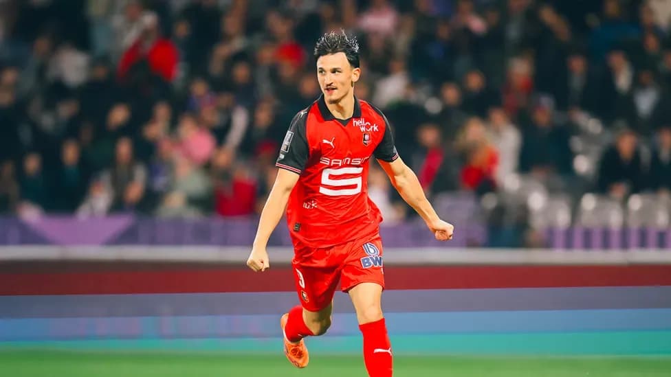 Stade Rennais : Esteban Lepaul, l’attaquant qui surpasse Dembélé et un champion du monde en Ligue 1