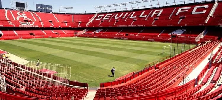 Le déclin du FC Séville : vers une relégation imminente malgré son histoire prestigieuse