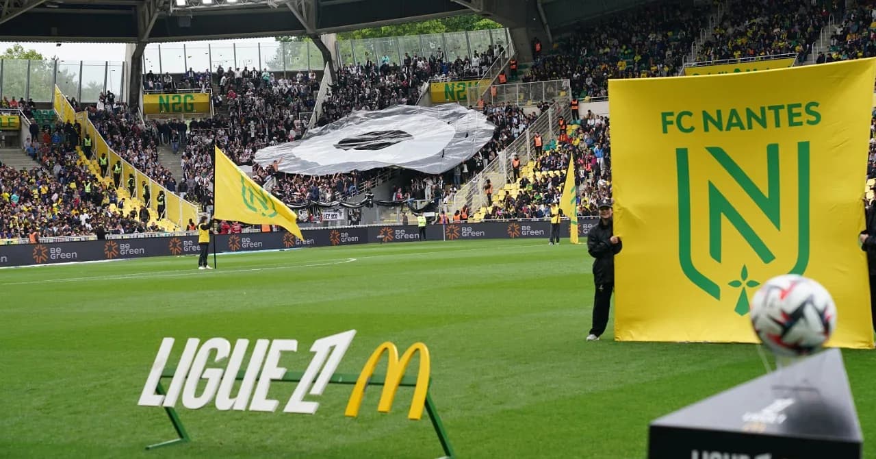 FC Nantes 2026 : Luis Castro répond aux critiques de Waldemar Kita et menace d'action judiciaire