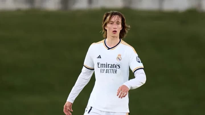 PSG Mercato : Luis Campos cible Joan Martínez du Real Madrid à 150 millions d'euros