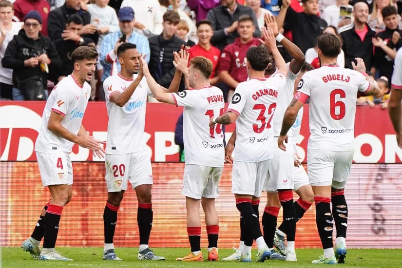Sevilla : le défi crucial de García Plaza face à Villarreal et Real Madrid en Liga