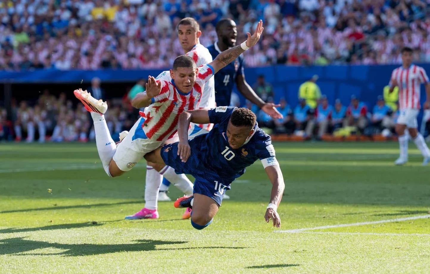 Paraguay-France : les coups de vice de Galarza